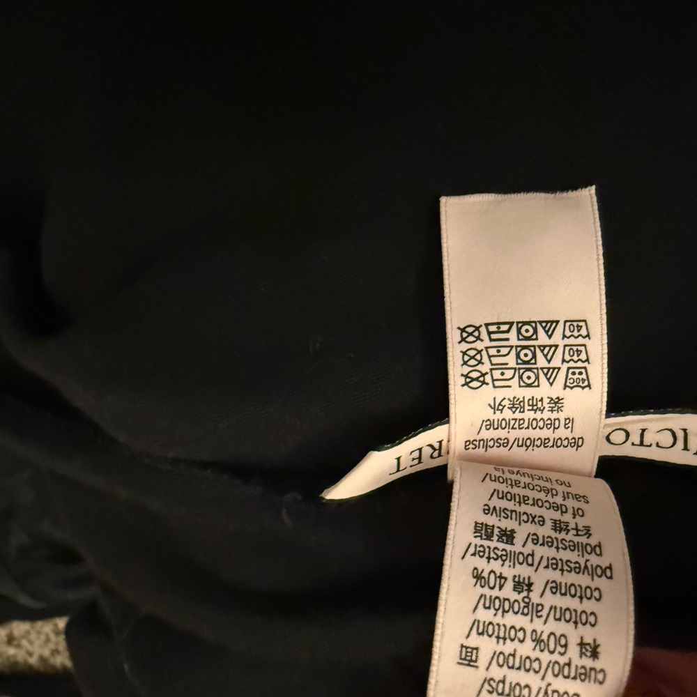 Victoria's Secret Elegant Black Robe - Picture 4 of 4